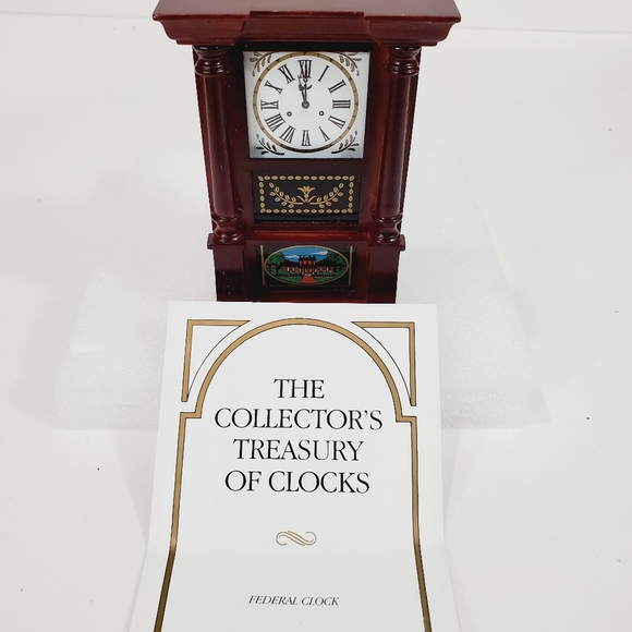 Franklin Mint Collector's Treasury Federal Clock - Picture 2 of 12